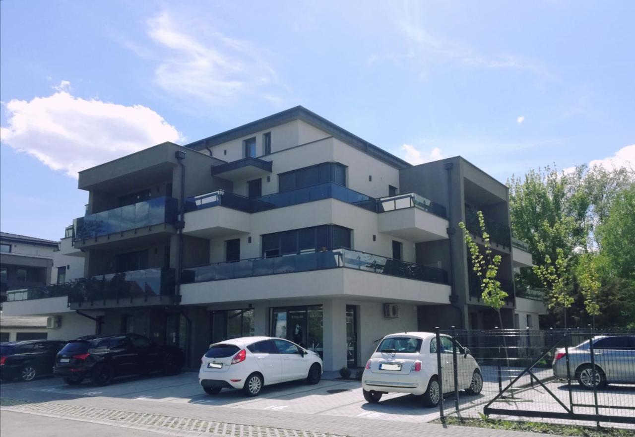 Lakeside Family & Studio Apartments Keszthely Buitenkant foto