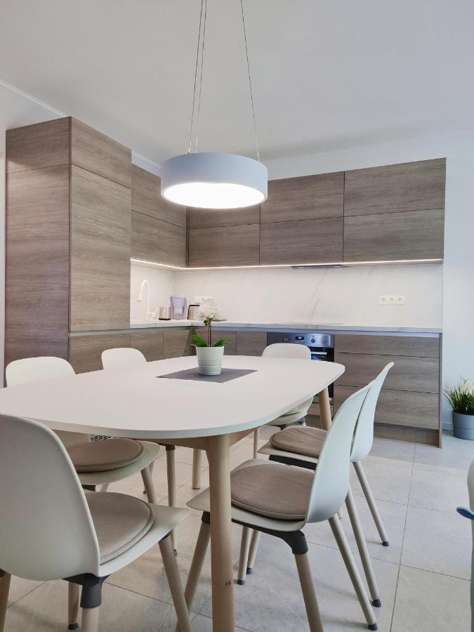 Lakeside Family & Studio Apartments Keszthely Buitenkant foto