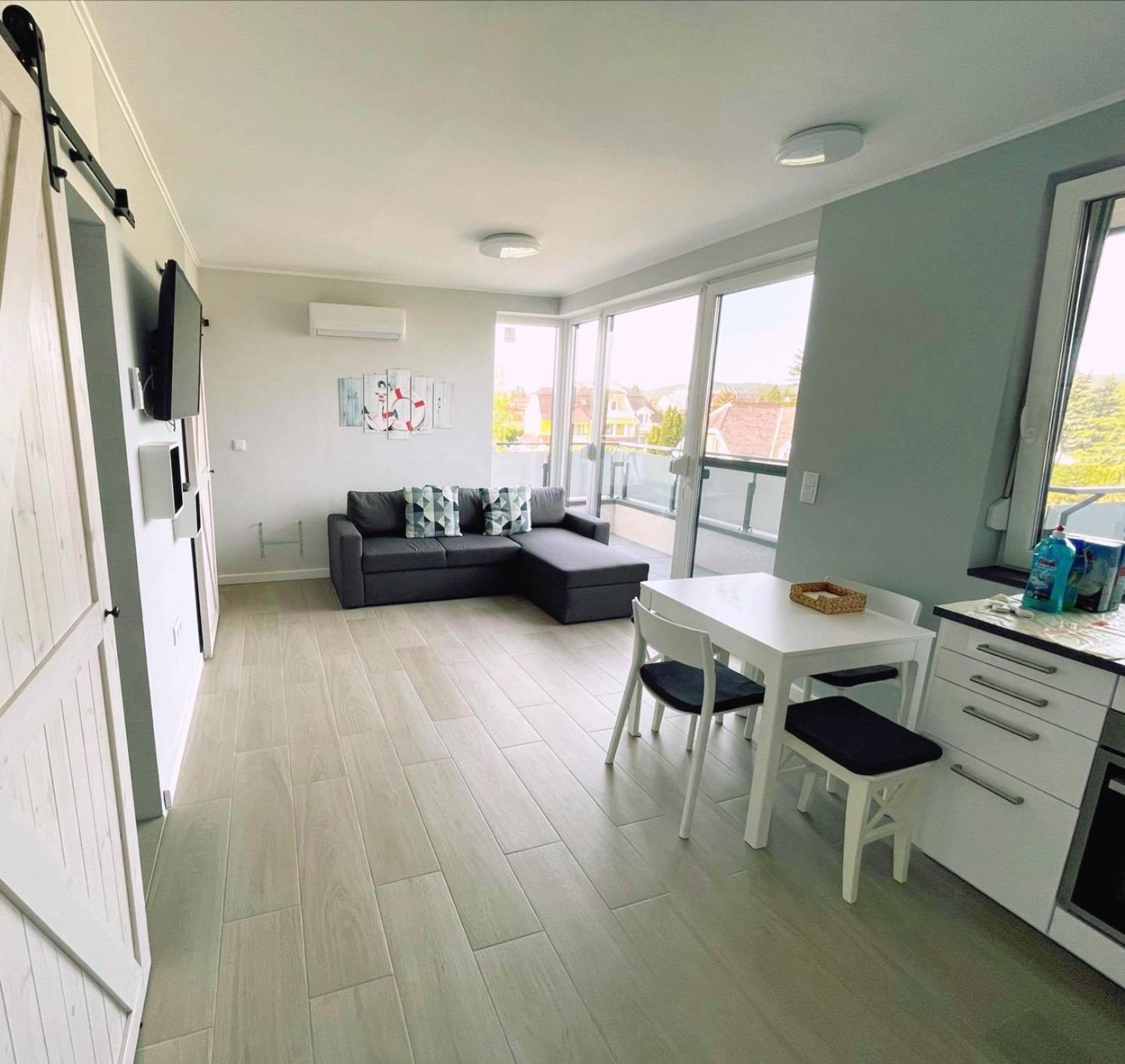 Lakeside Family & Studio Apartments Keszthely Buitenkant foto